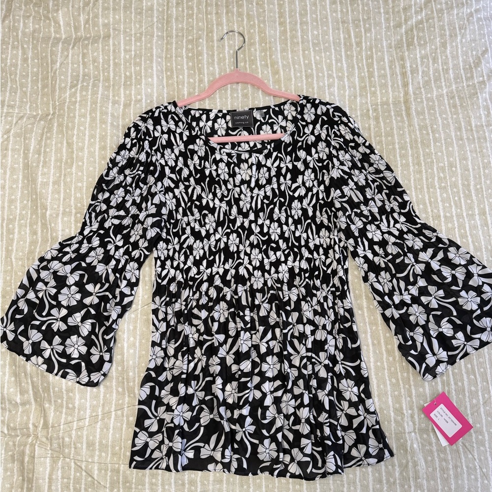 NWT Ninety Black and White Floral Blouse
